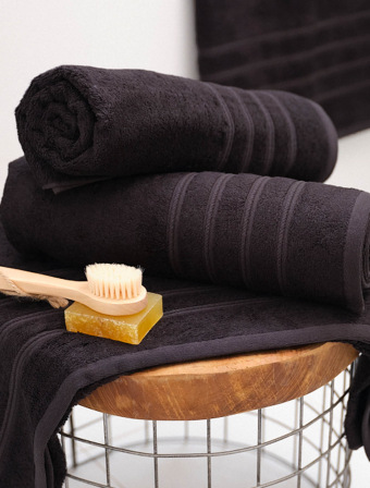 Froté ručník 50 × 100 cm ‒ Camilla černý