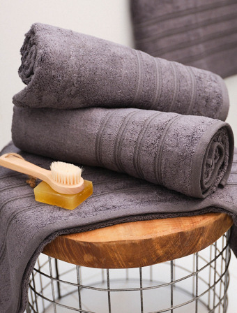 Froté ručník 50 × 100 cm ‒ Camilla tmavě šedý