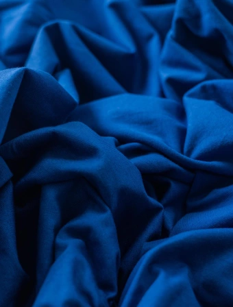 Jersey prostěradlo s lycrou Deluxe 180 × 200 cm – tmavě modré