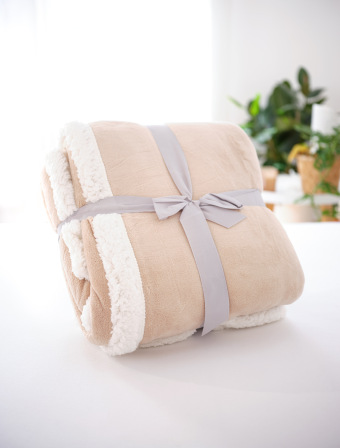 Beránková deka mikroplyš 220 × 200 cm – Laura mandlová