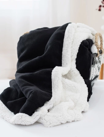 Beránková deka mikroplyš 220 × 200 cm – Laura černá