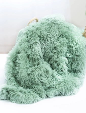 Chlupatá deka 200 × 220 cm – Agnello mátová
