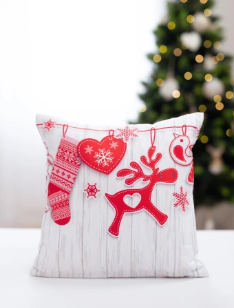 Vánoční povlak na polštářek 40 × 40 cm – Červené Ozdoby