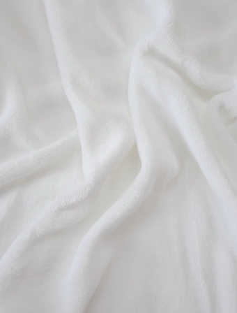 Povlak na polštář mikroplyš 70 × 90 cm – Laura bílá