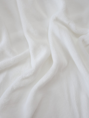 Povlak na polštářek mikroplyš 40 × 40 cm – Laura bílá