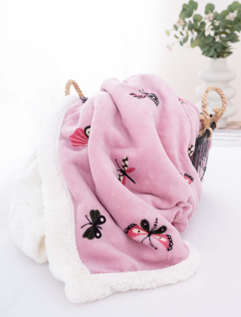 Beránková deka mikroplyš 150 × 200 cm – Motýlci růžové