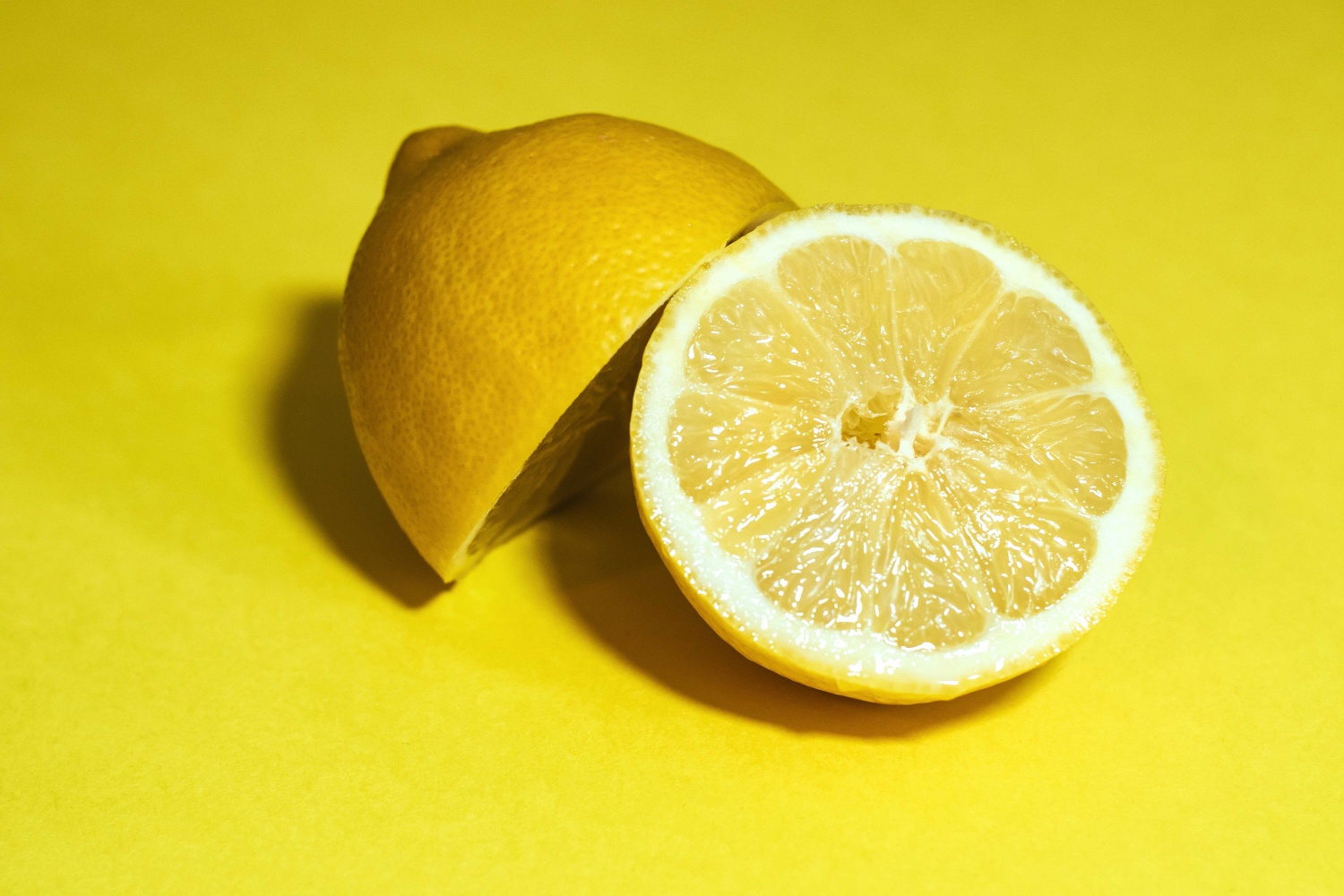 bělení prádla citronem